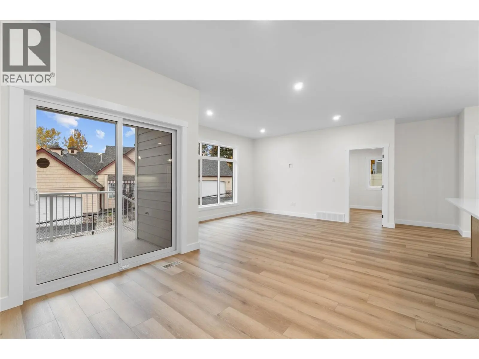 231 20 Street Ne Unit# 10. Salmon Arm, British Columbia