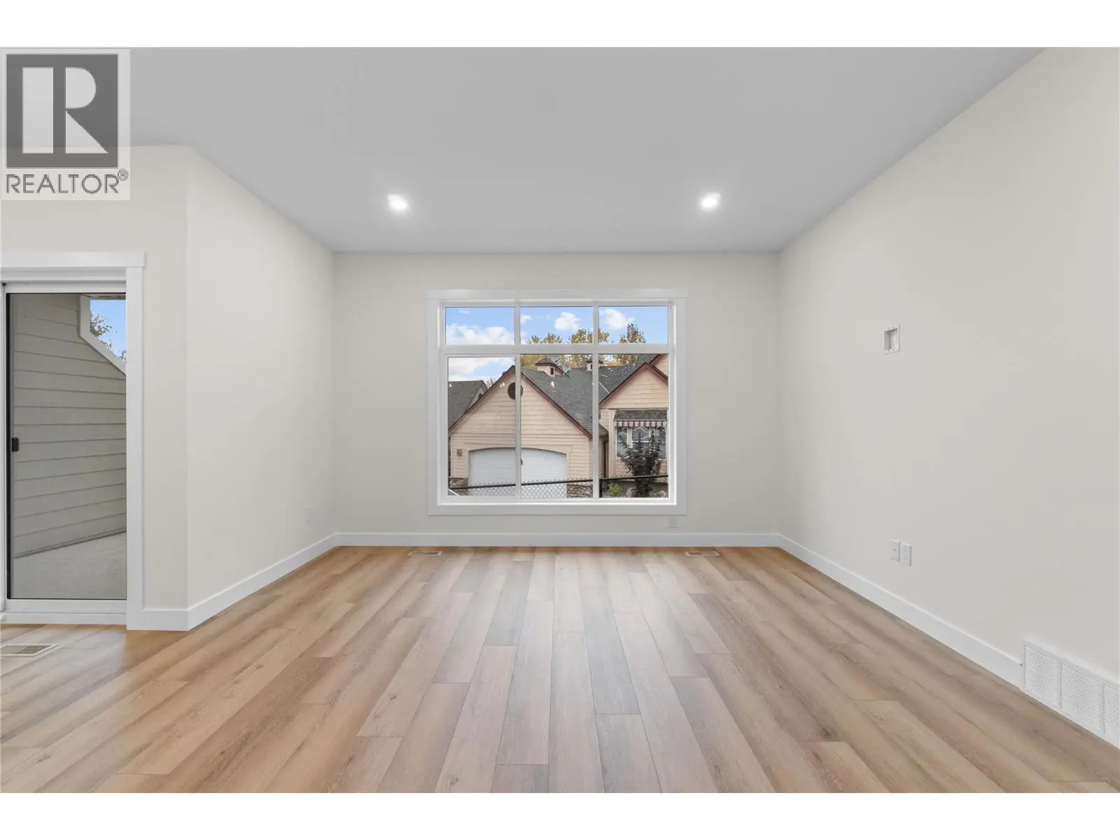 231 20 Street Ne Unit# 10. Salmon Arm, British Columbia