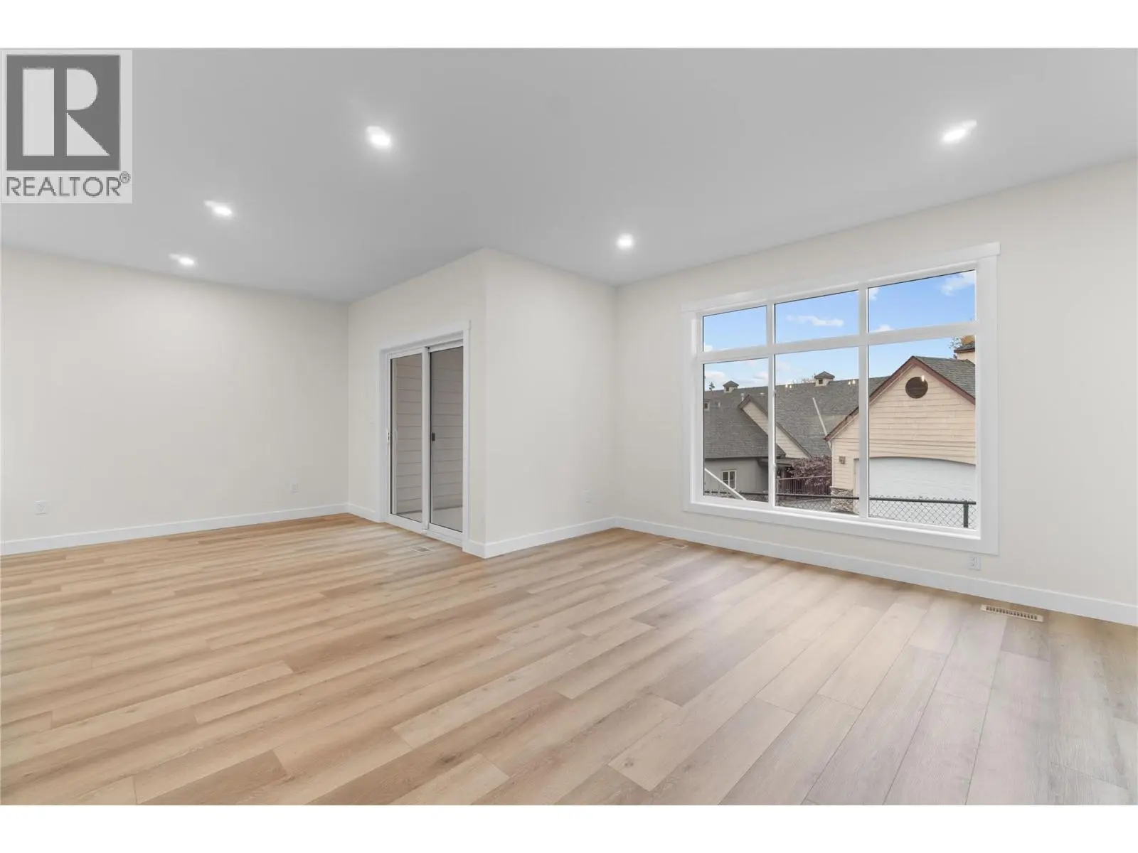 231 20 Street Ne Unit# 10. Salmon Arm, British Columbia