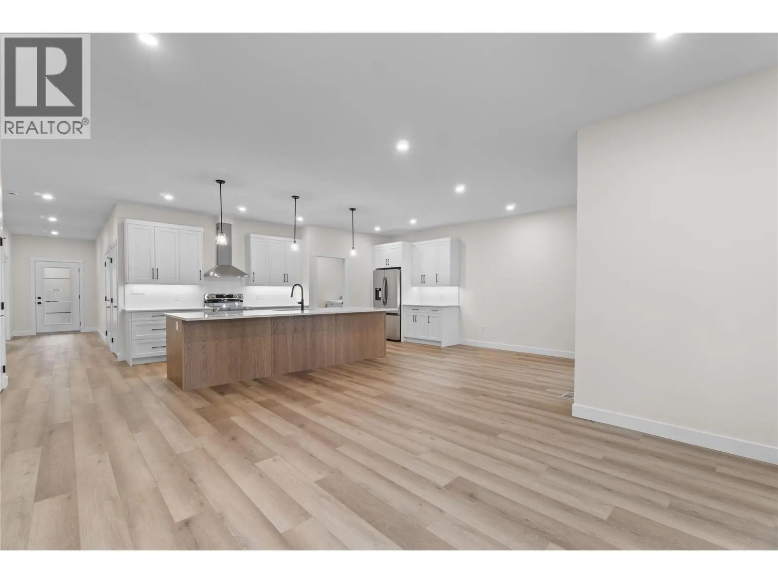 231 20 Street Ne Unit# 10. Salmon Arm, British Columbia