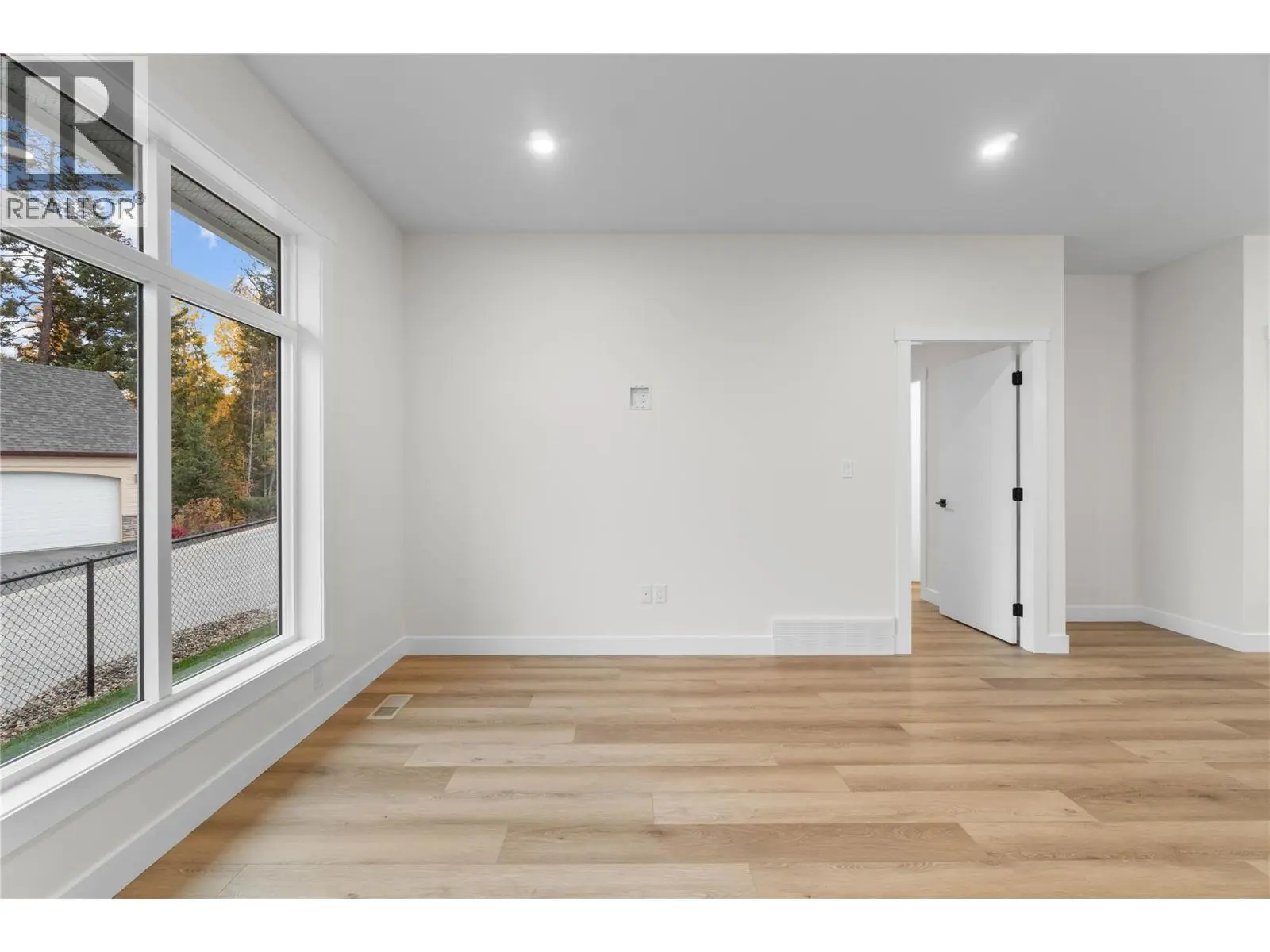 231 20 Street Ne Unit# 10. Salmon Arm, British Columbia