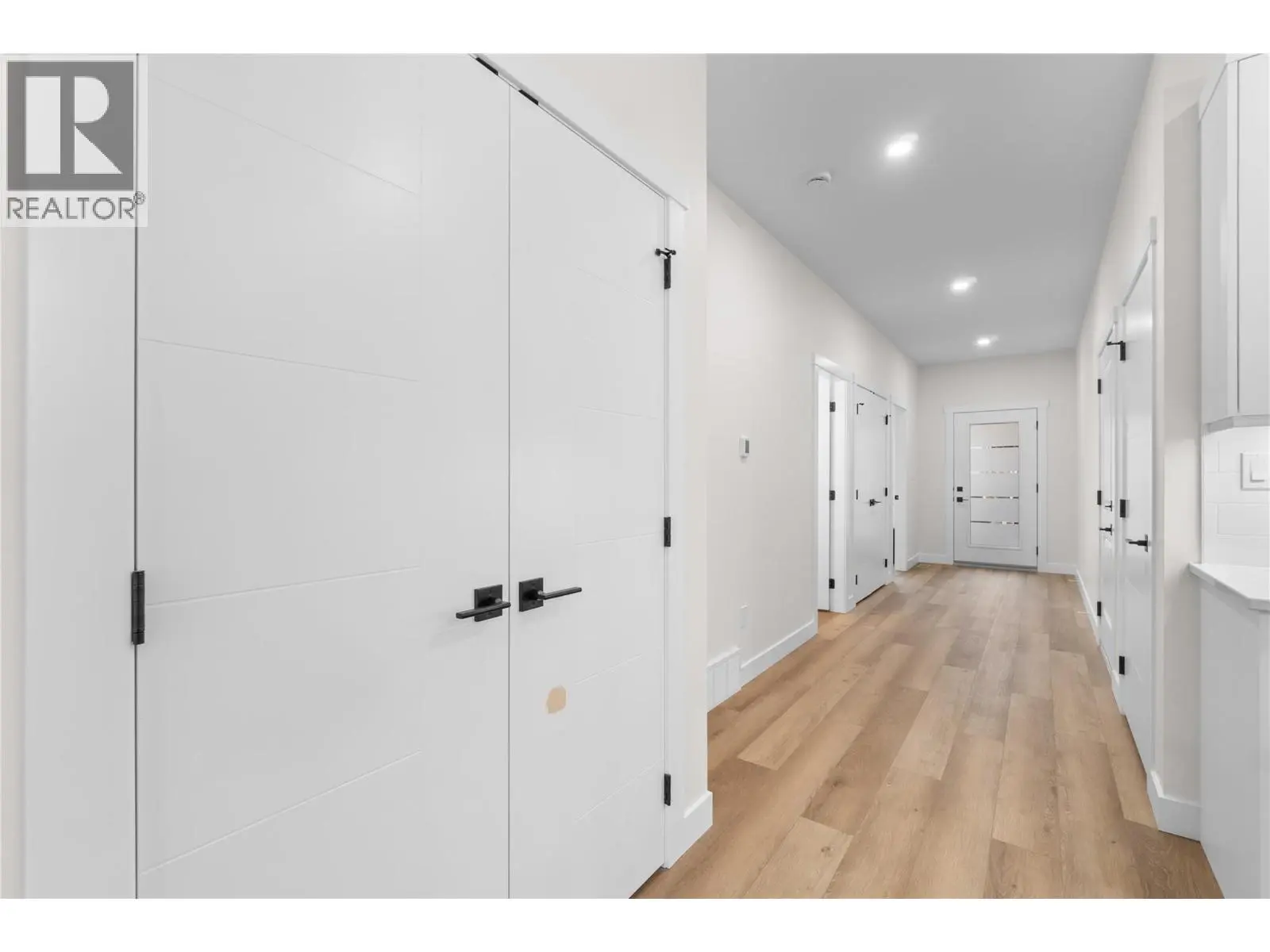 231 20 Street Ne Unit# 10. Salmon Arm, British Columbia