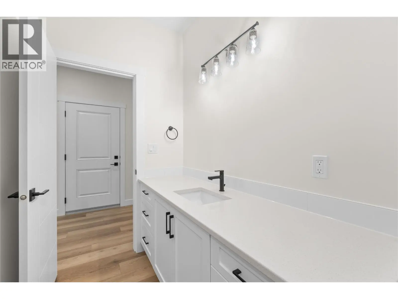 231 20 Street Ne Unit# 10. Salmon Arm, British Columbia