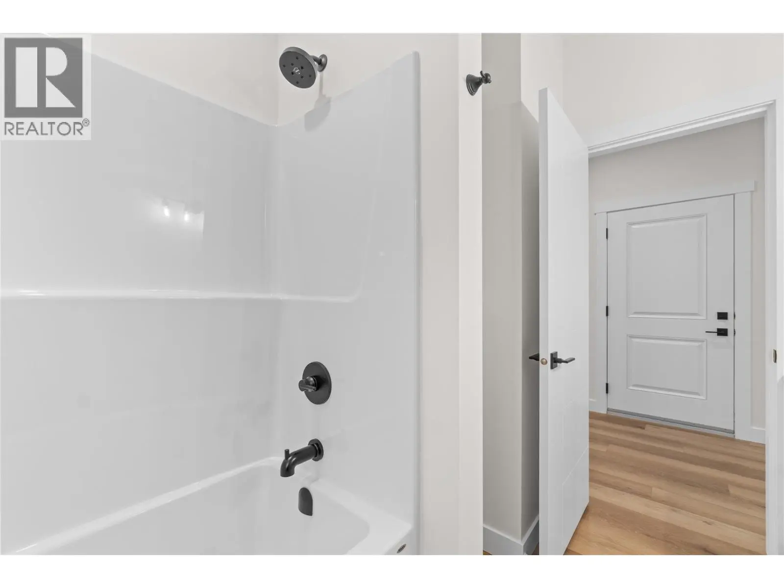 231 20 Street Ne Unit# 10. Salmon Arm, British Columbia