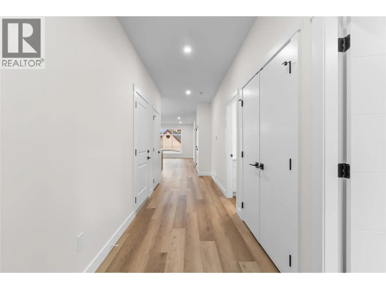 231 20 Street Ne Unit# 10. Salmon Arm, British Columbia