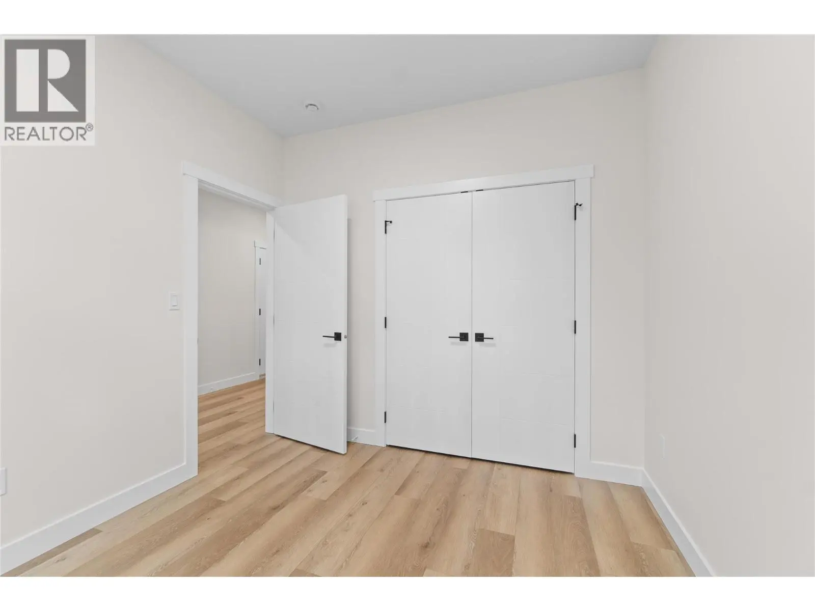 231 20 Street Ne Unit# 10. Salmon Arm, British Columbia