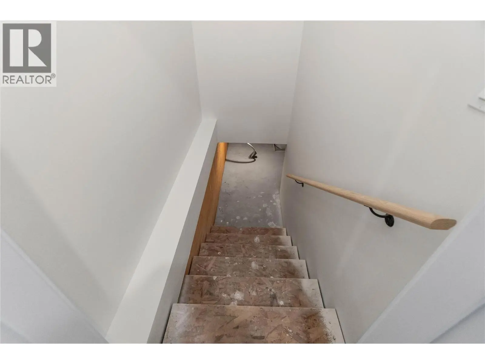 231 20 Street Ne Unit# 10. Salmon Arm, British Columbia