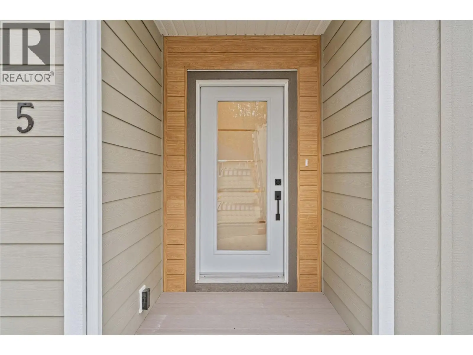 231 20 Street Ne Unit# 10. Salmon Arm, British Columbia