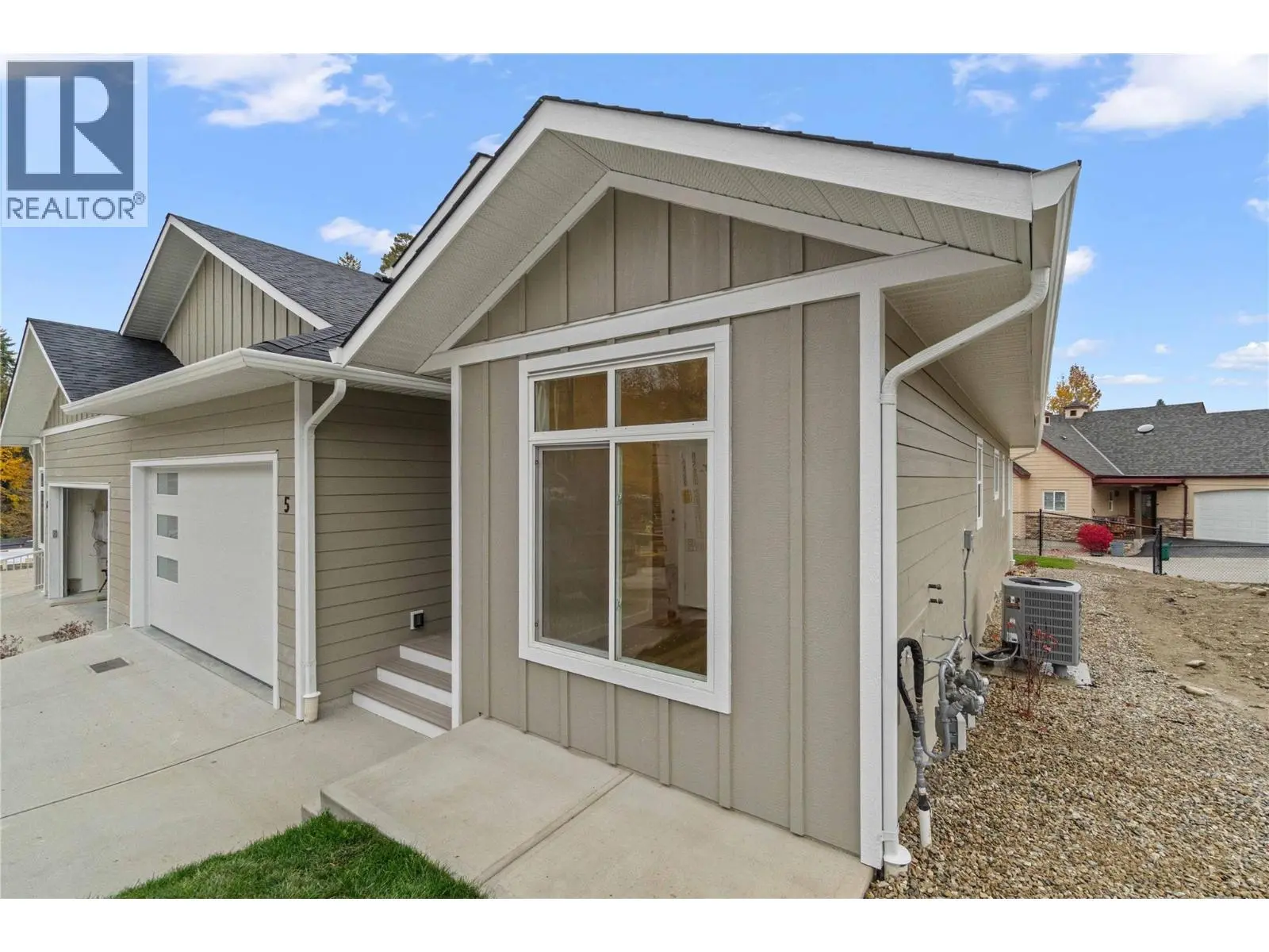 231 20 Street Ne Unit# 10. Salmon Arm, British Columbia