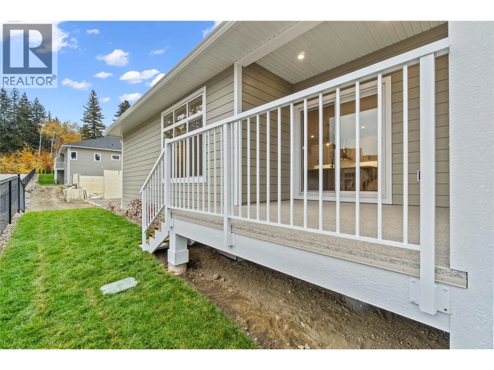 231 20 Street Ne Unit# 10. Salmon Arm, British Columbia