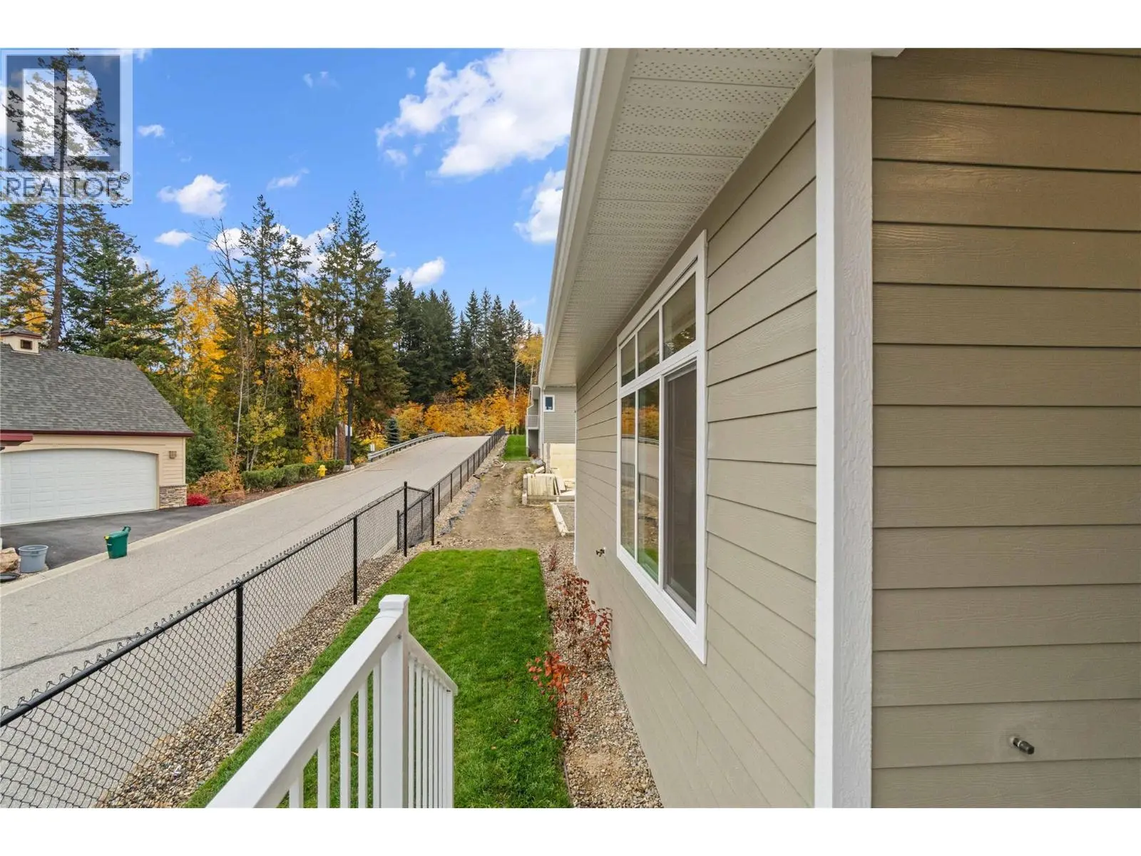 231 20 Street Ne Unit# 10. Salmon Arm, British Columbia