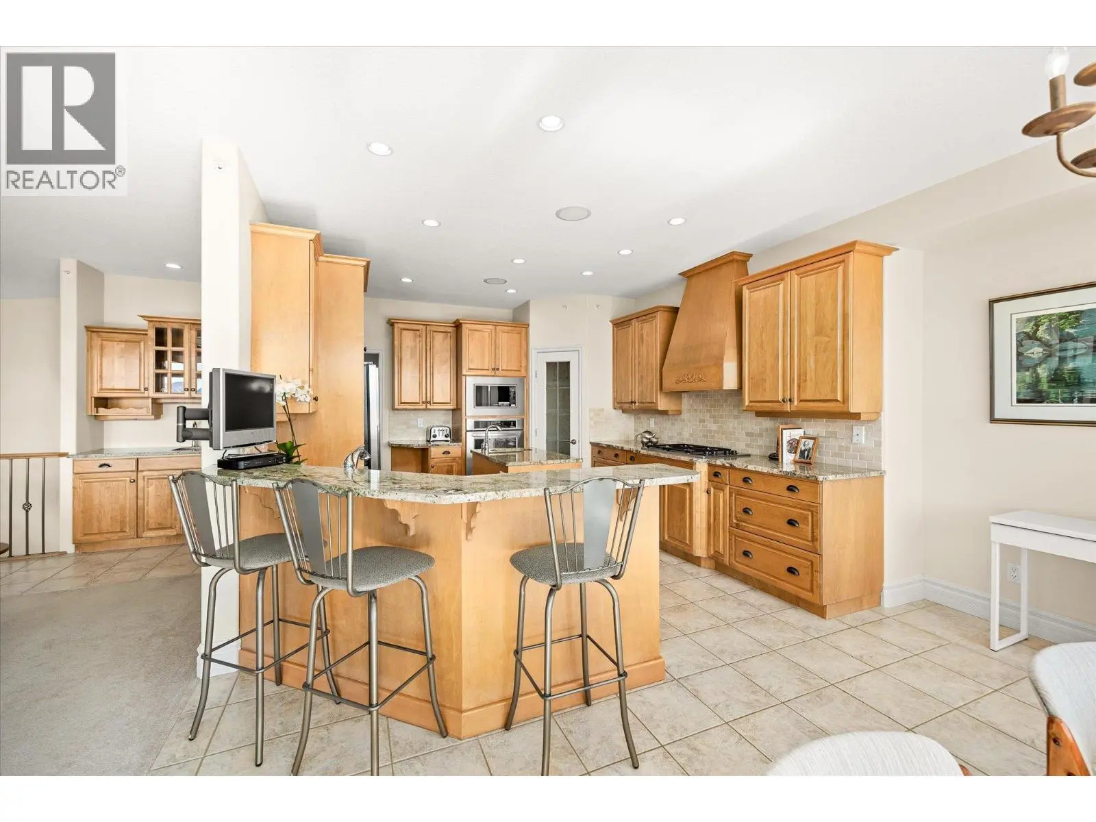 6157 Gillam Crescent. Peachland, British Columbia