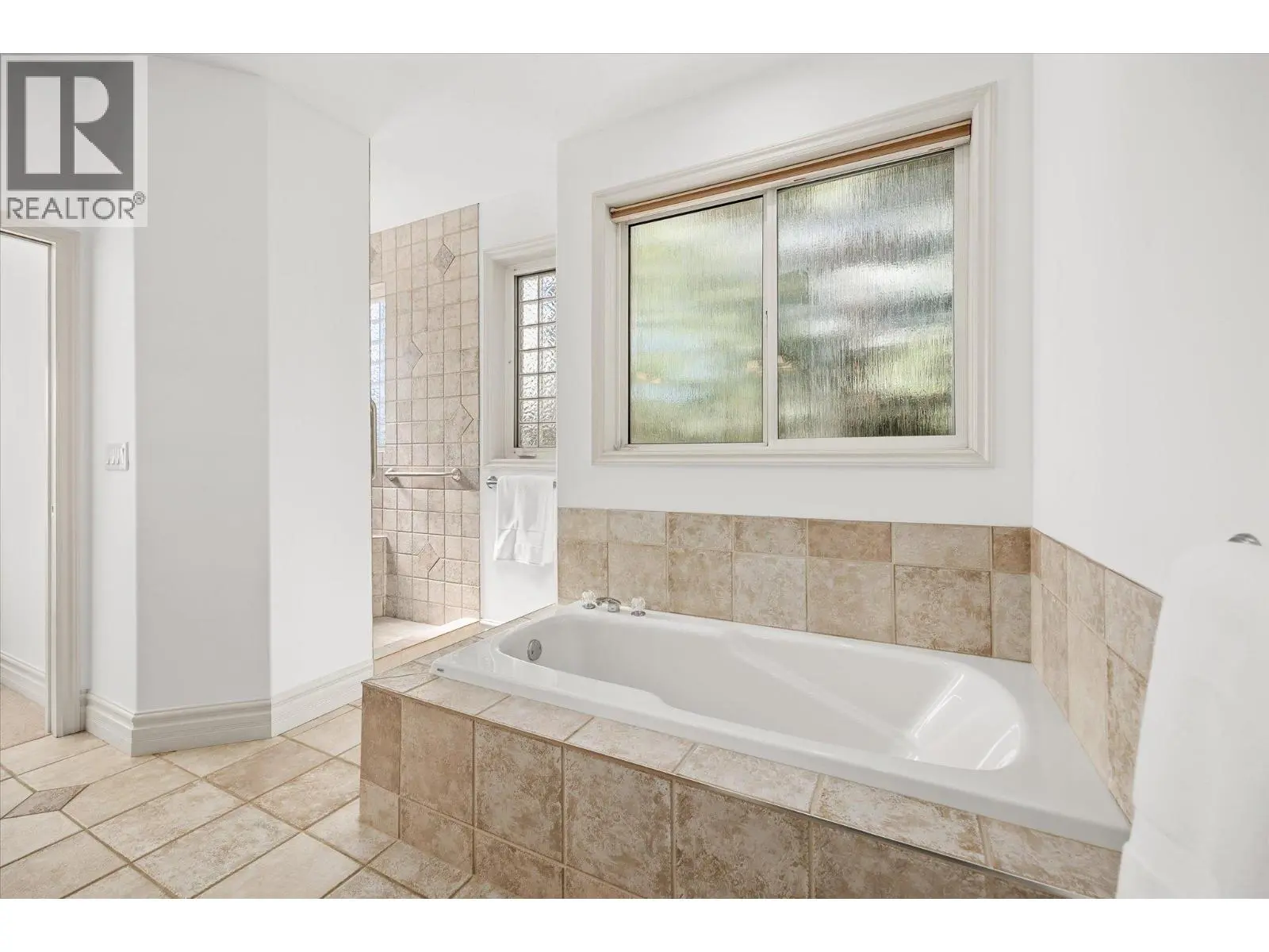 6157 Gillam Crescent. Peachland, British Columbia