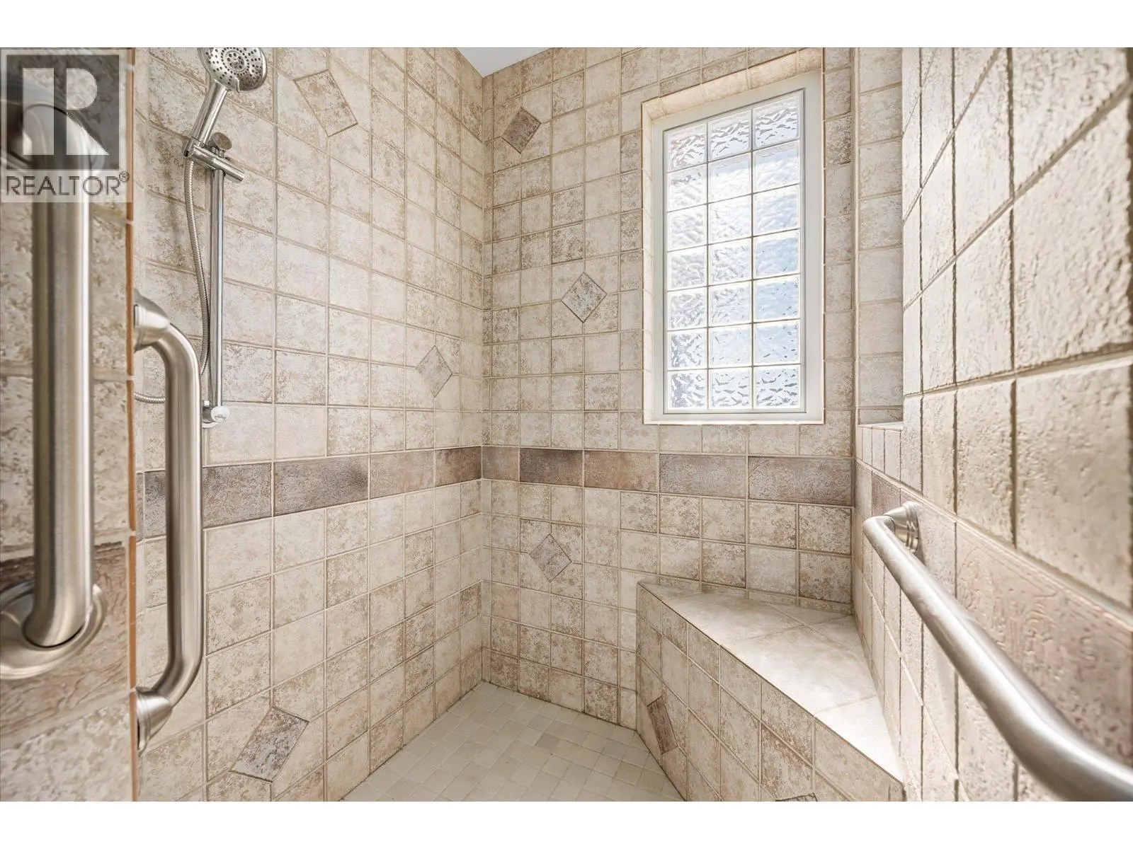 6157 Gillam Crescent. Peachland, British Columbia