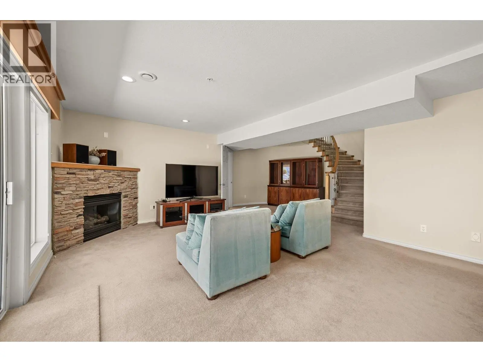 6157 Gillam Crescent. Peachland, British Columbia