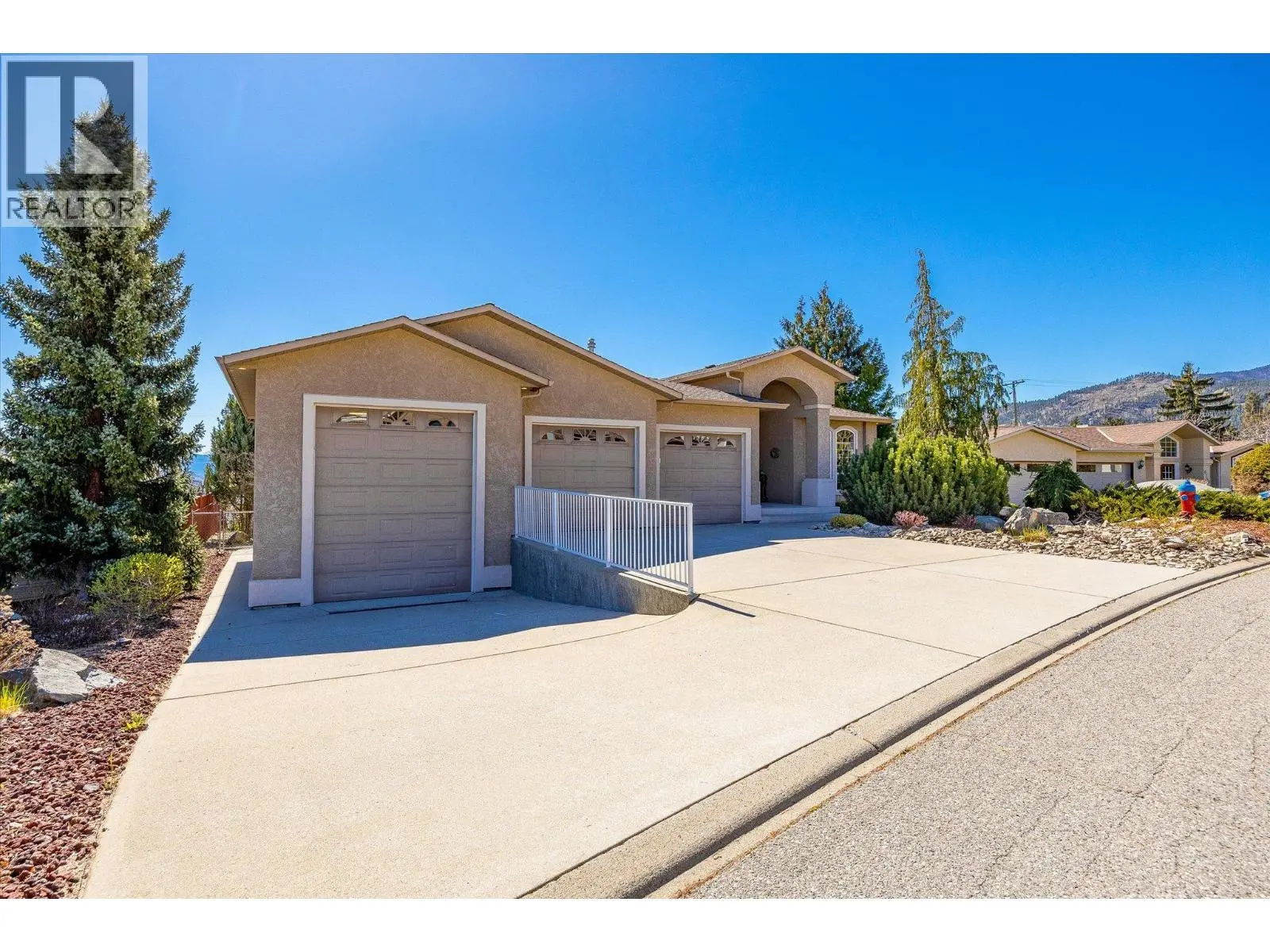 6157 Gillam Crescent. Peachland, British Columbia