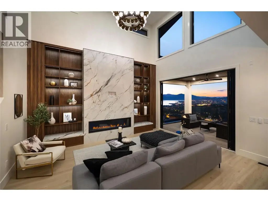 1016 Emslie Street, Kelowna