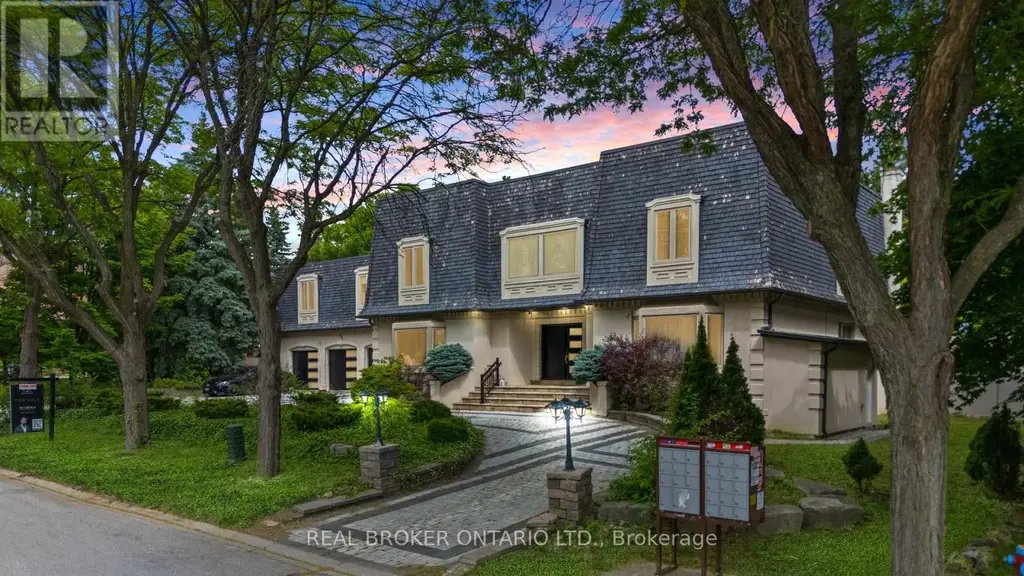 106 Teefy Avenue, Richmond Hill (South Richvale)
