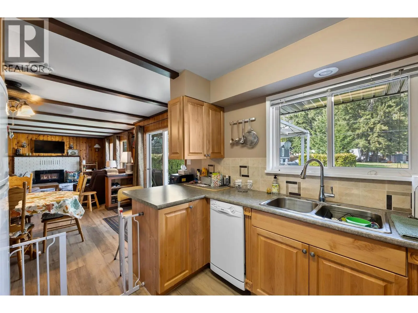 4188 South Ashe Crescent. Scotch Creek, British Columbia