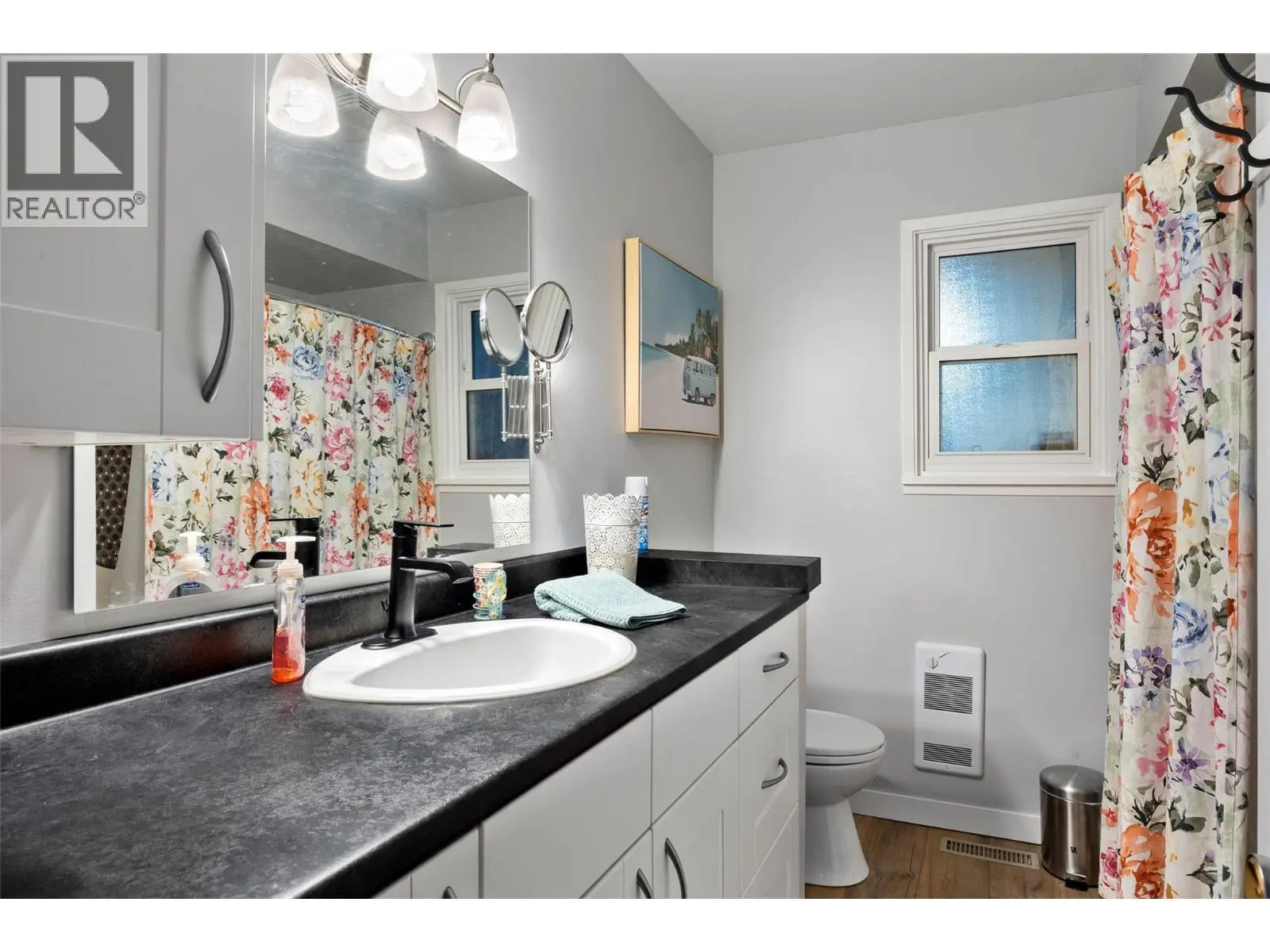 4188 South Ashe Crescent. Scotch Creek, British Columbia