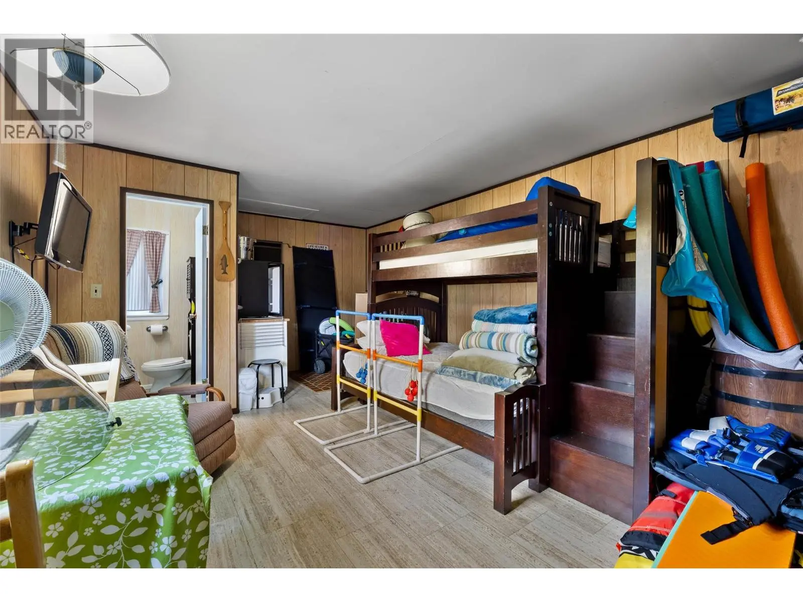 4188 South Ashe Crescent. Scotch Creek, British Columbia