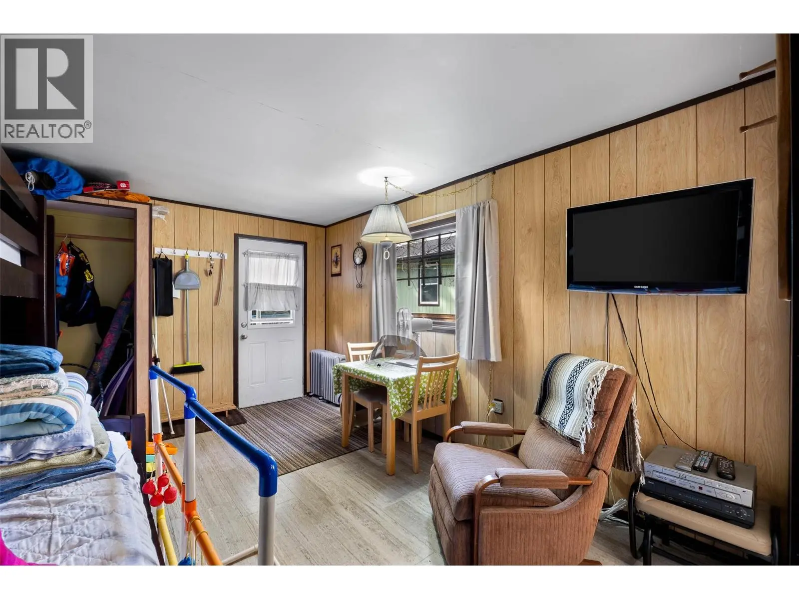 4188 South Ashe Crescent. Scotch Creek, British Columbia