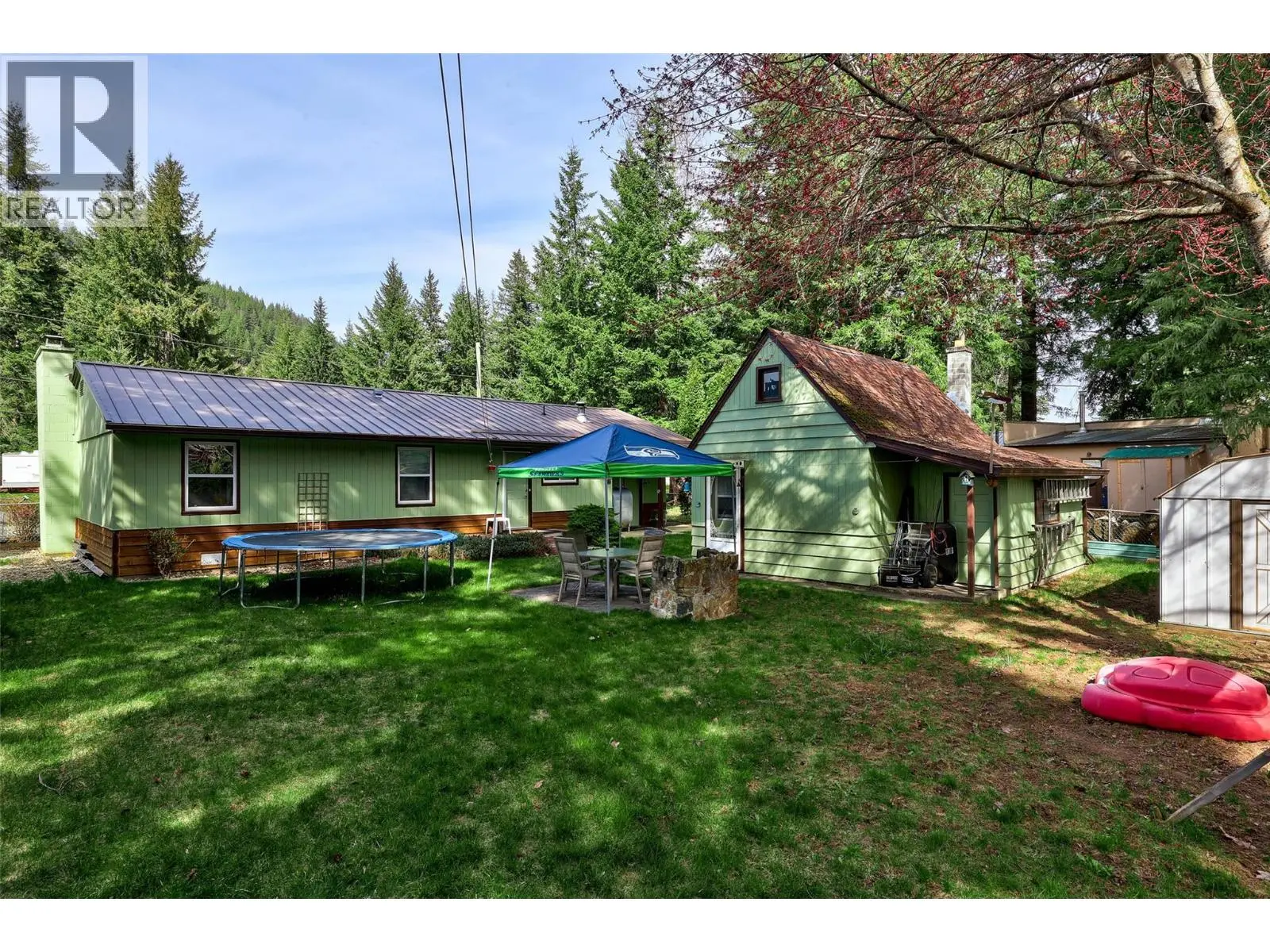 4188 South Ashe Crescent. Scotch Creek, British Columbia