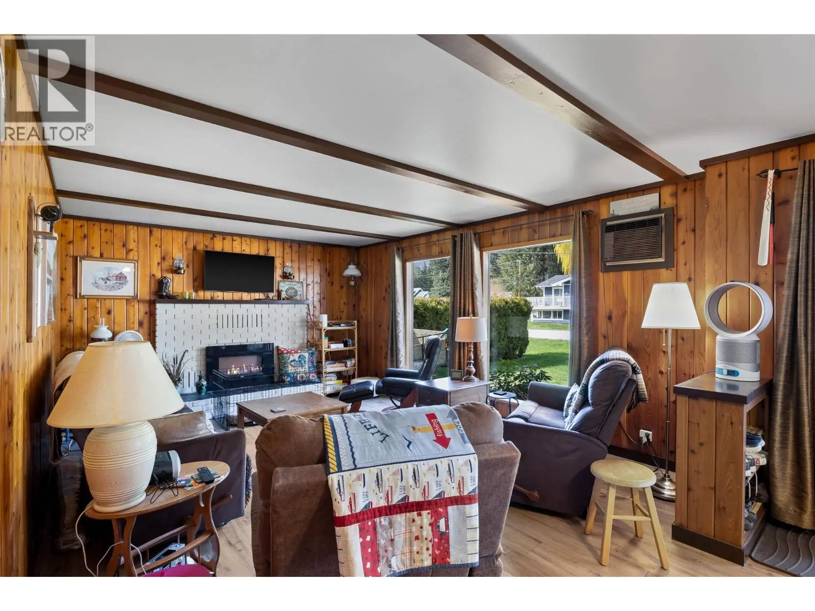 4188 South Ashe Crescent. Scotch Creek, British Columbia