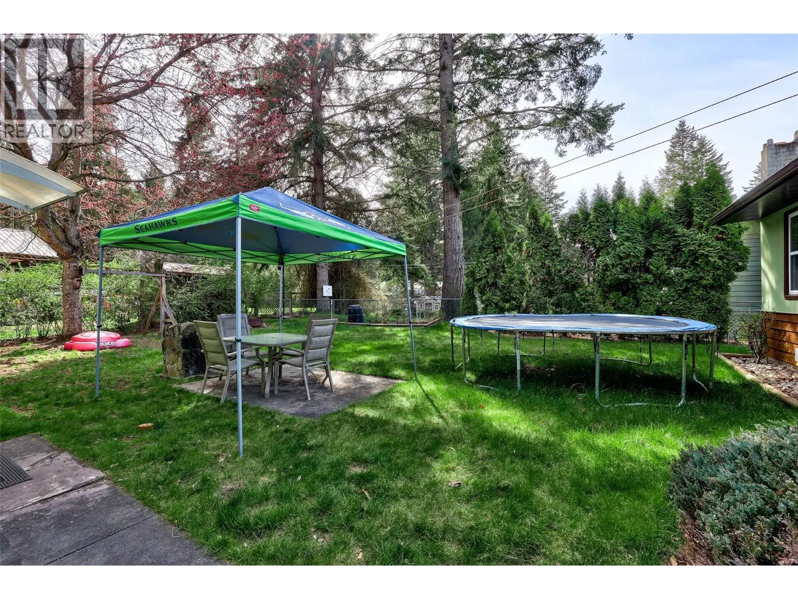 4188 South Ashe Crescent. Scotch Creek, British Columbia