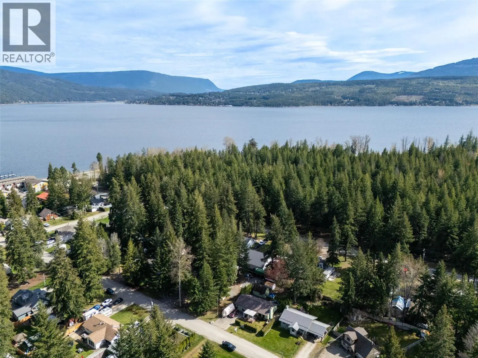 4188 South Ashe Crescent. Scotch Creek, British Columbia