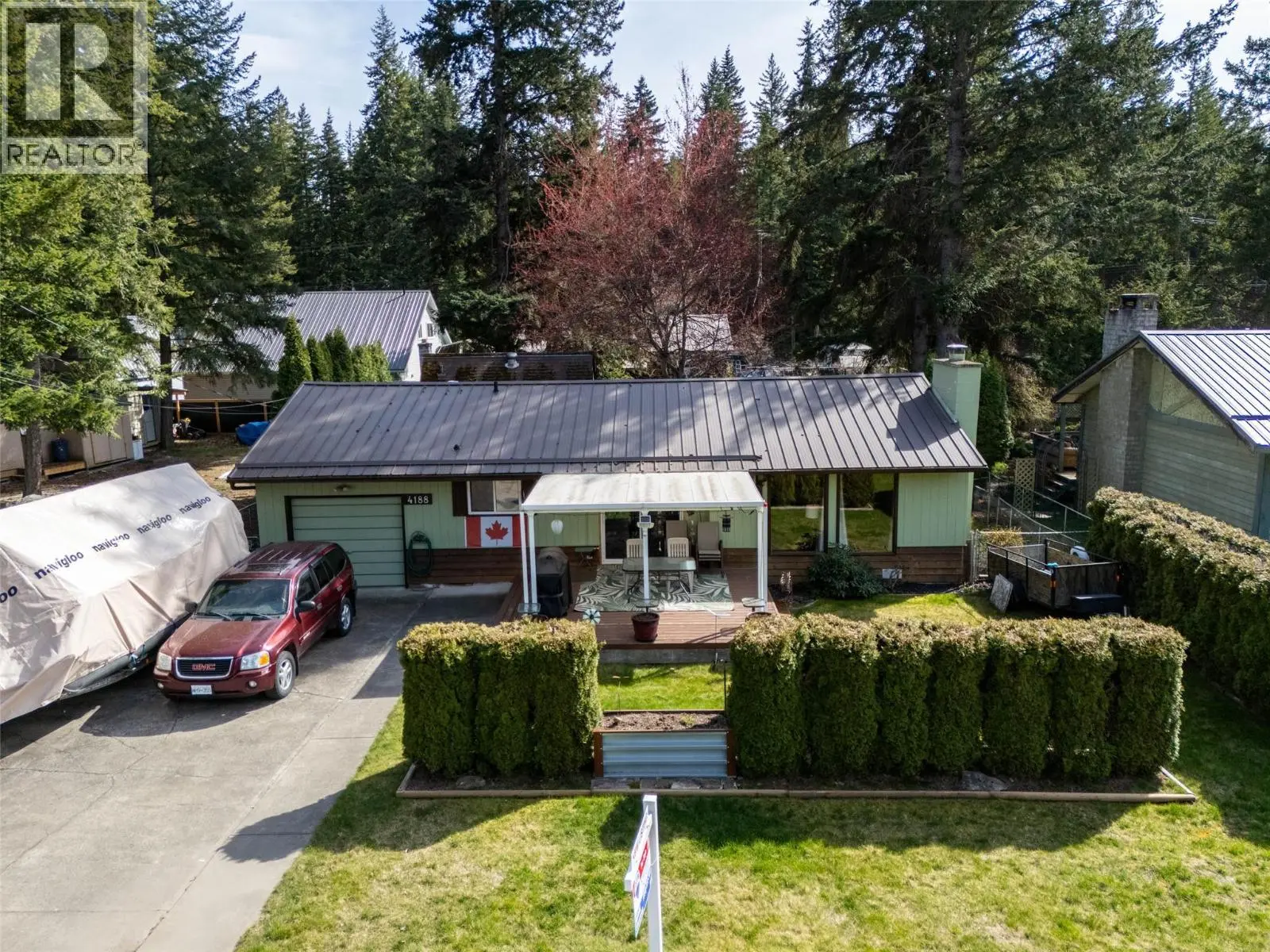 4188 South Ashe Crescent. Scotch Creek, British Columbia