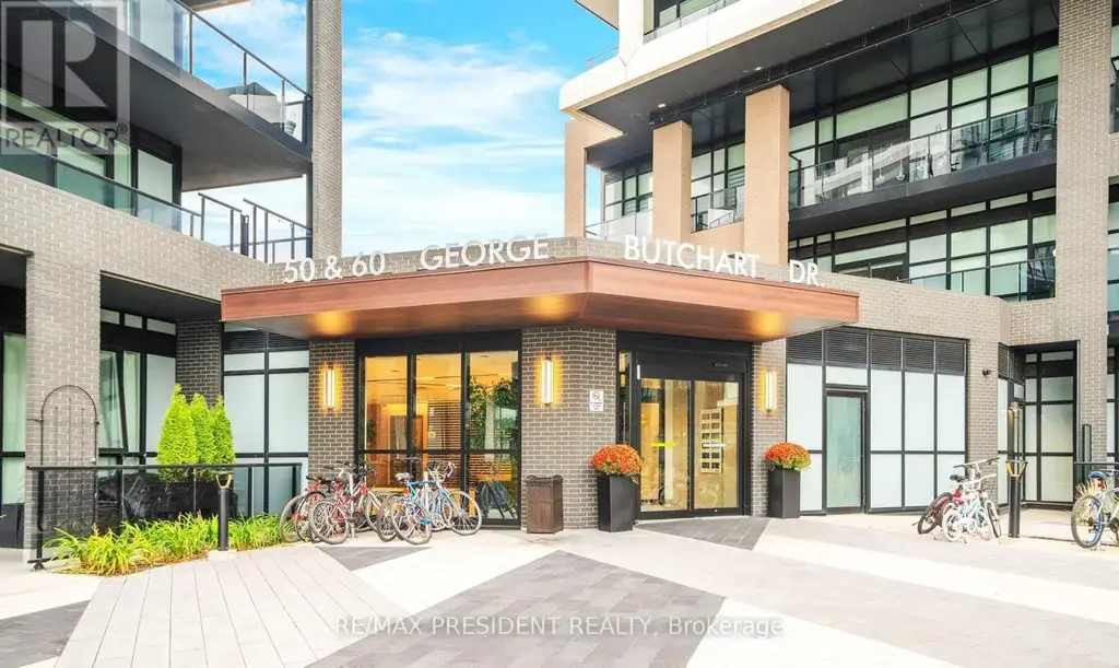 112 - 60 George Butchart Drive, Toronto (Downsview-Roding-CFB)