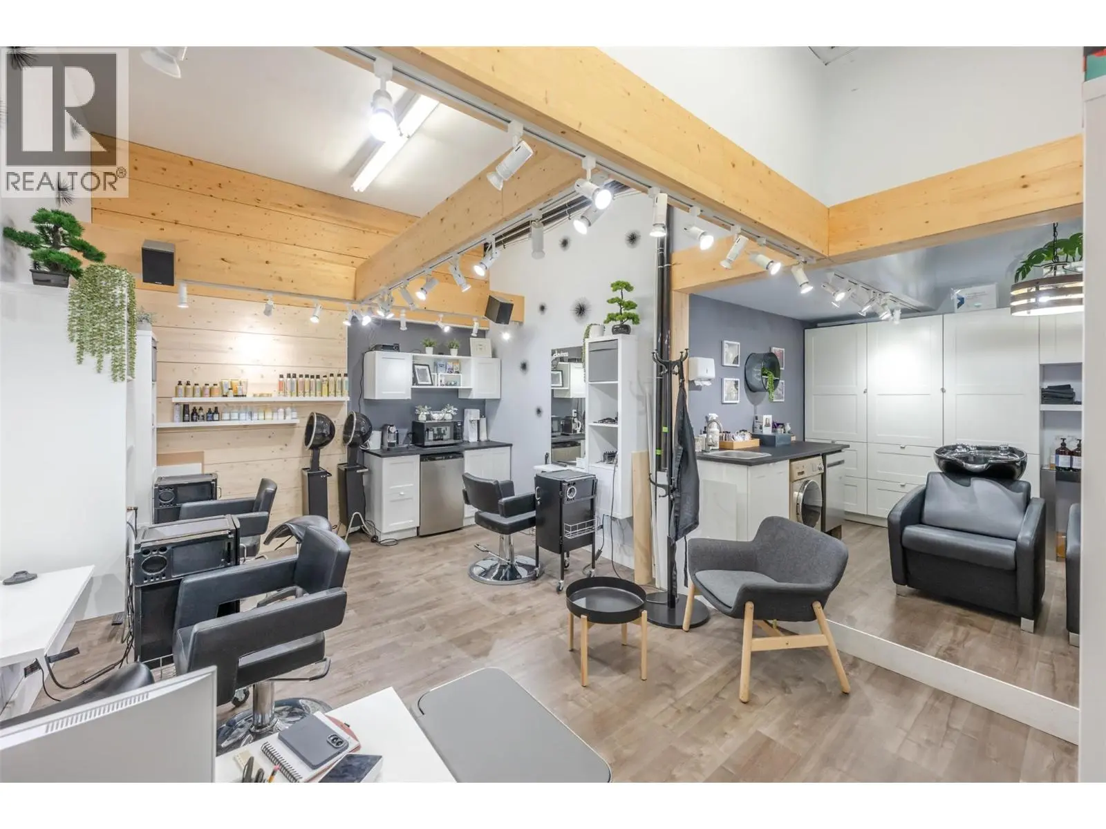 6222 Main Street. Oliver, British Columbia