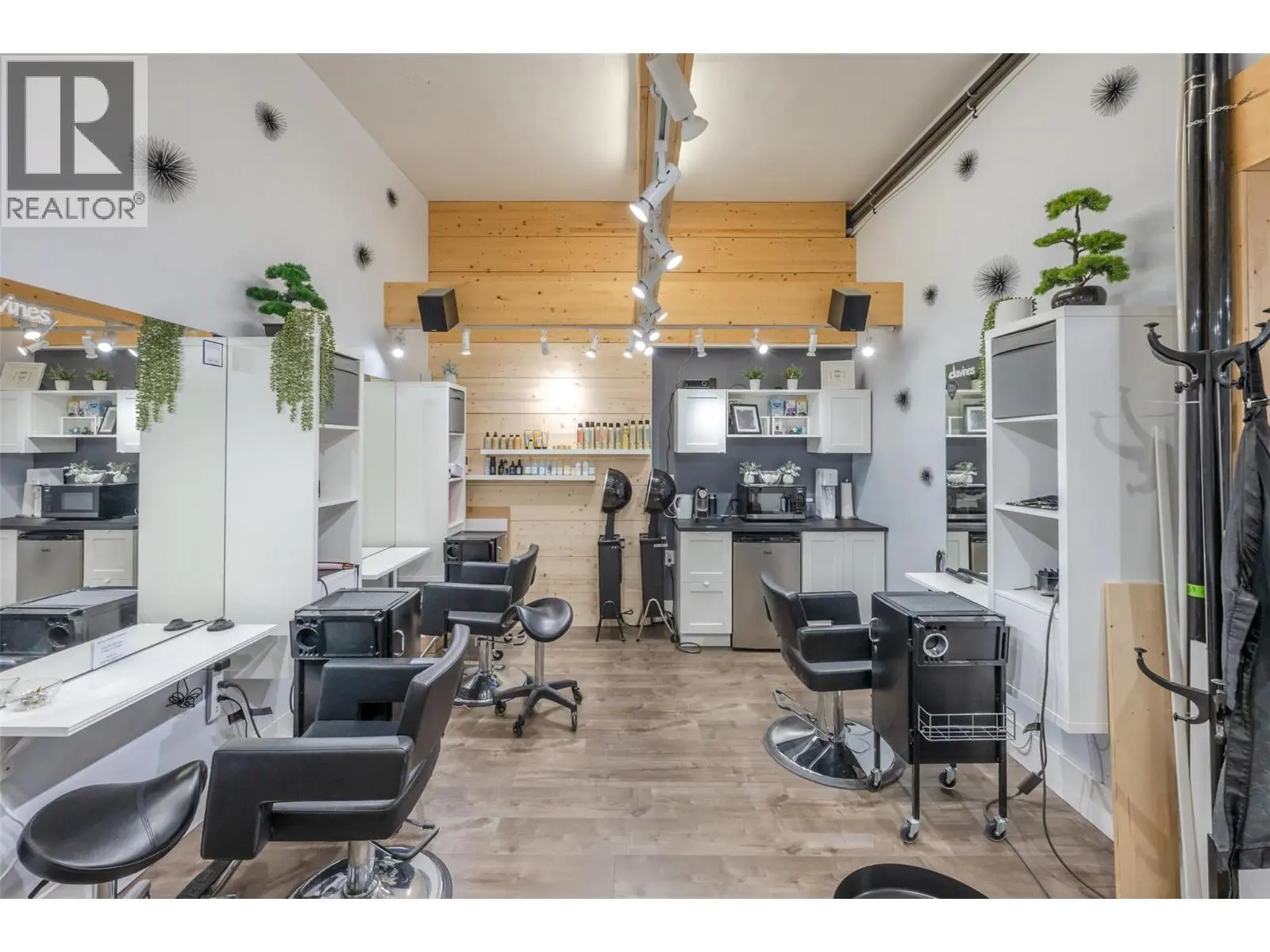 6222 Main Street. Oliver, British Columbia