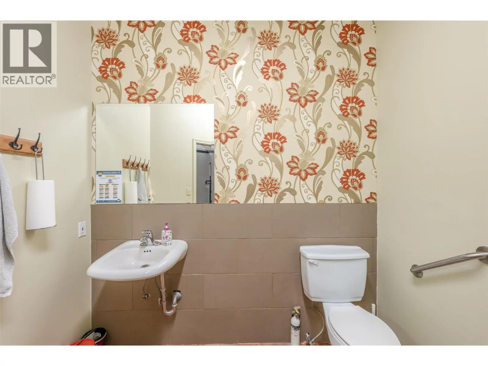 6222 Main Street. Oliver, British Columbia
