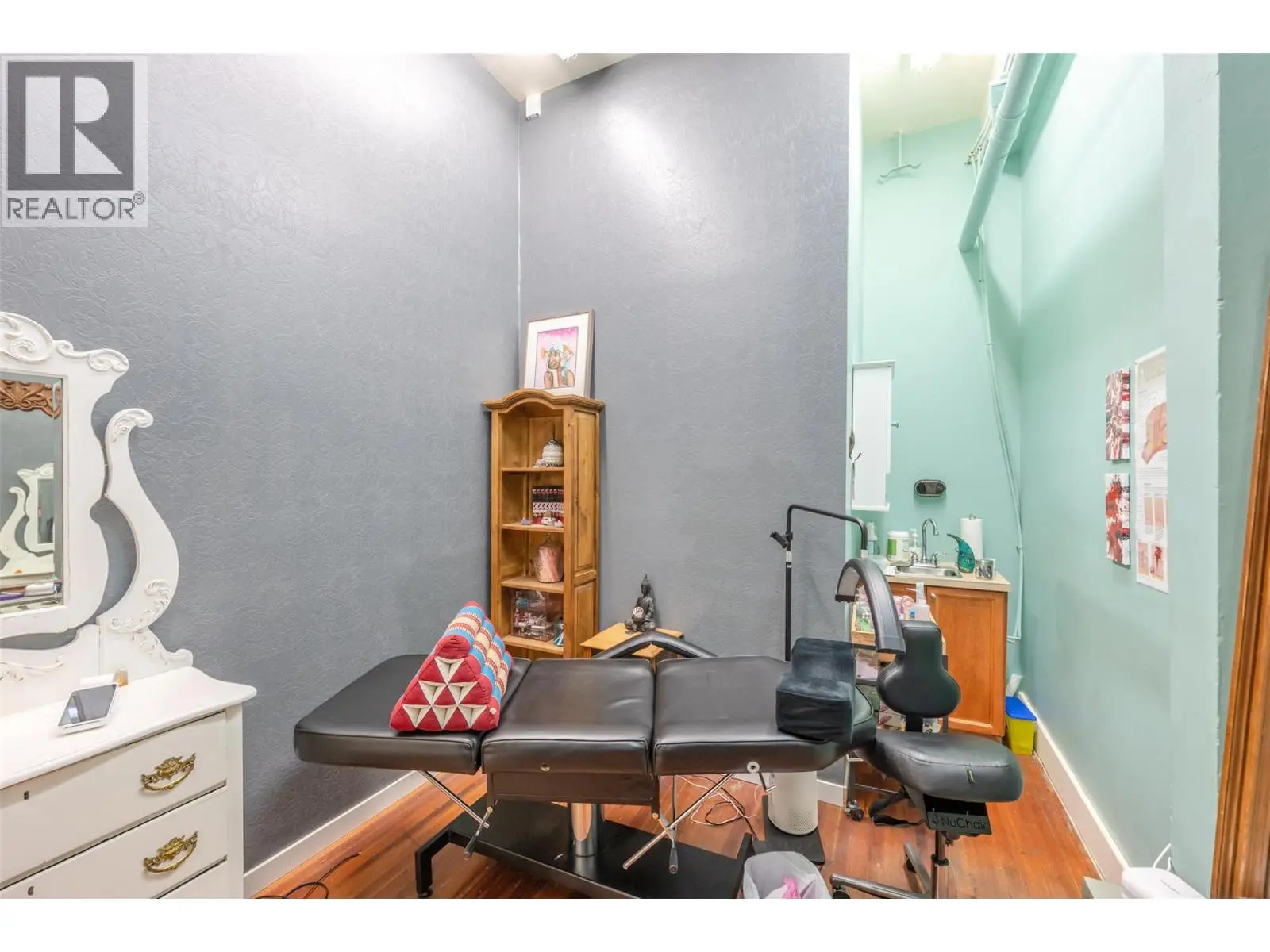 6222 Main Street. Oliver, British Columbia