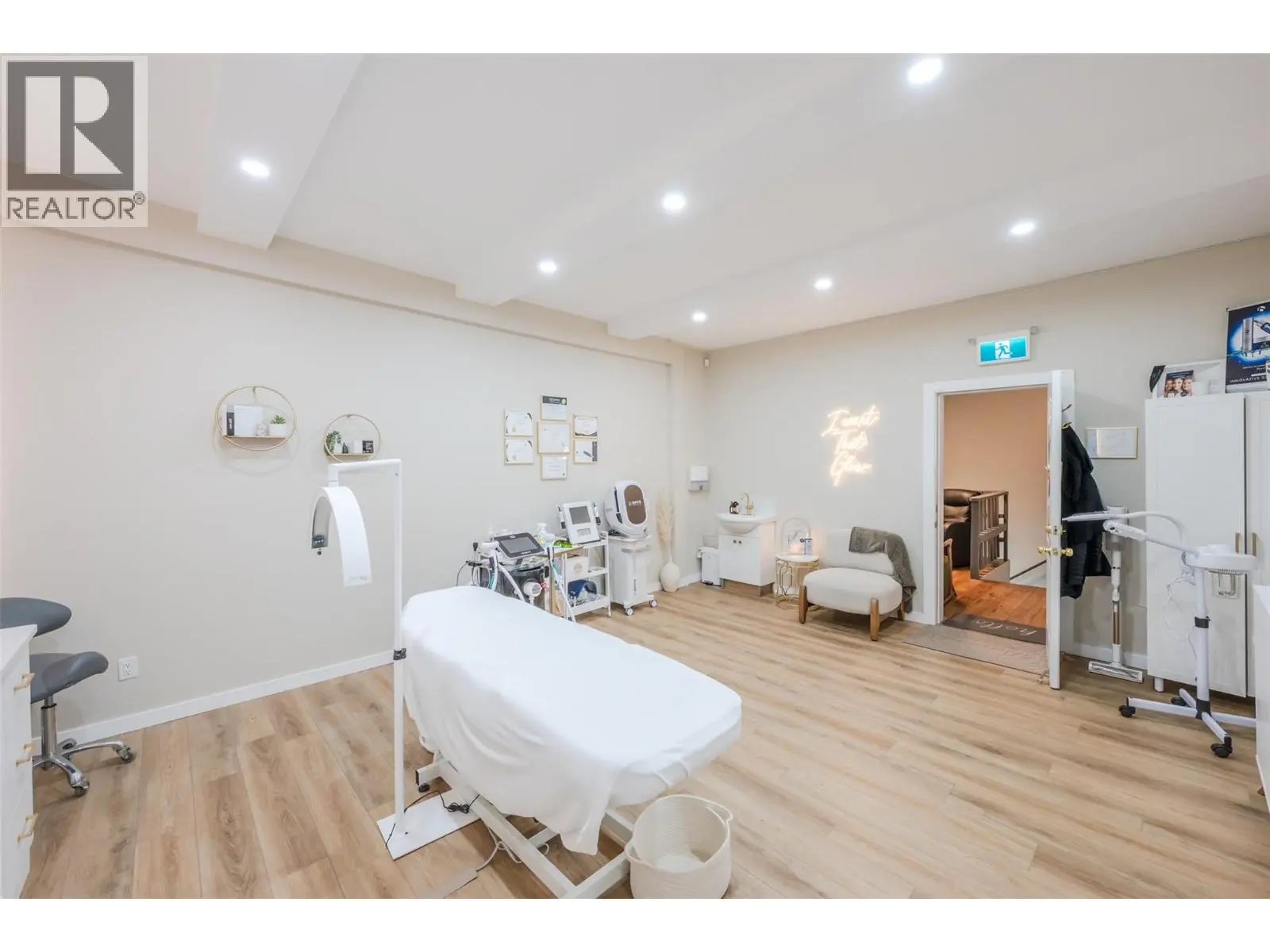 6222 Main Street. Oliver, British Columbia