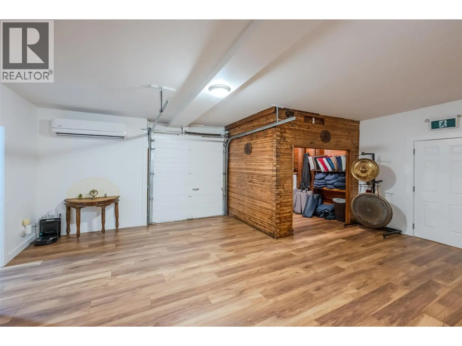 6222 Main Street. Oliver, British Columbia