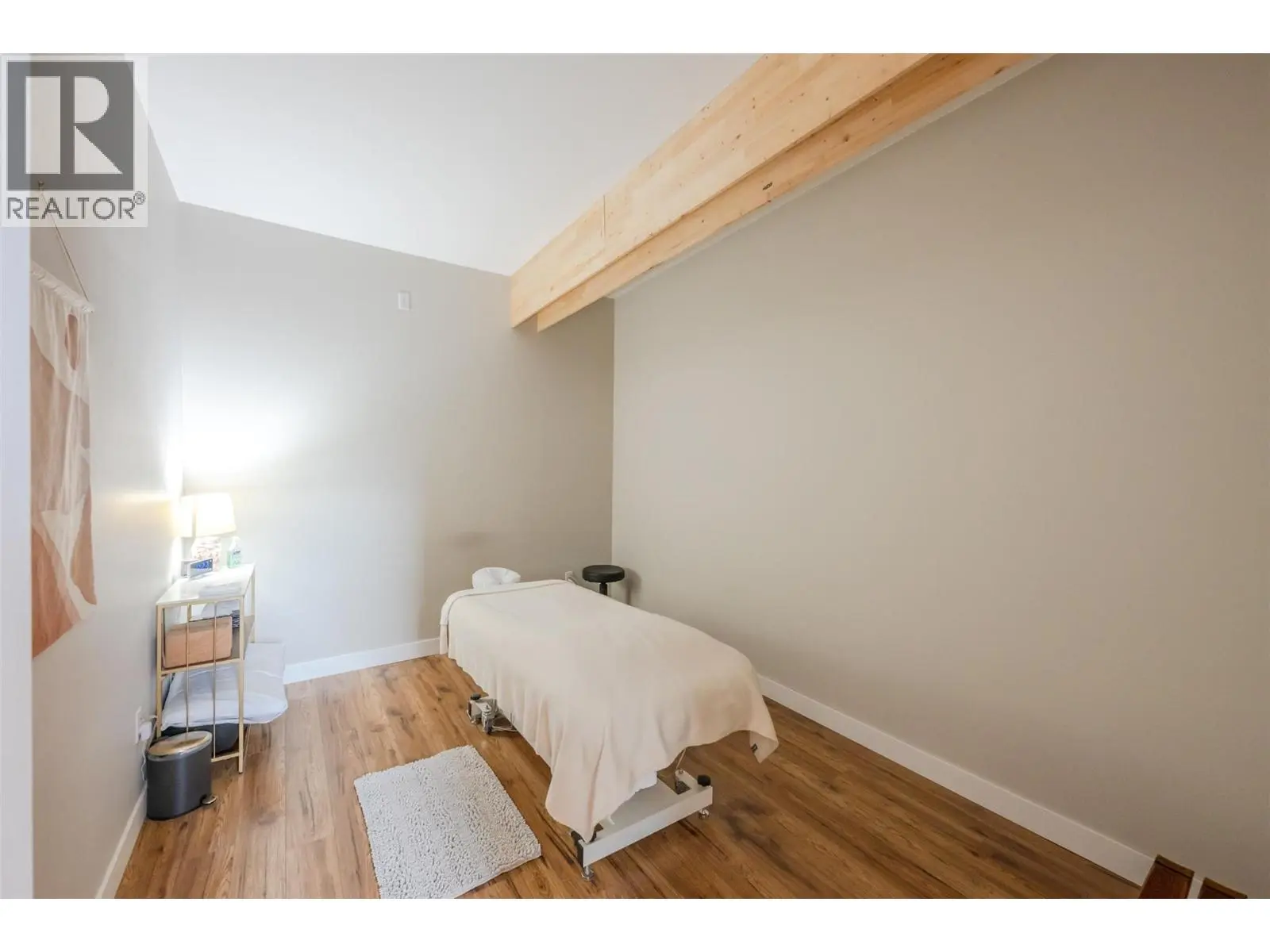 6222 Main Street. Oliver, British Columbia
