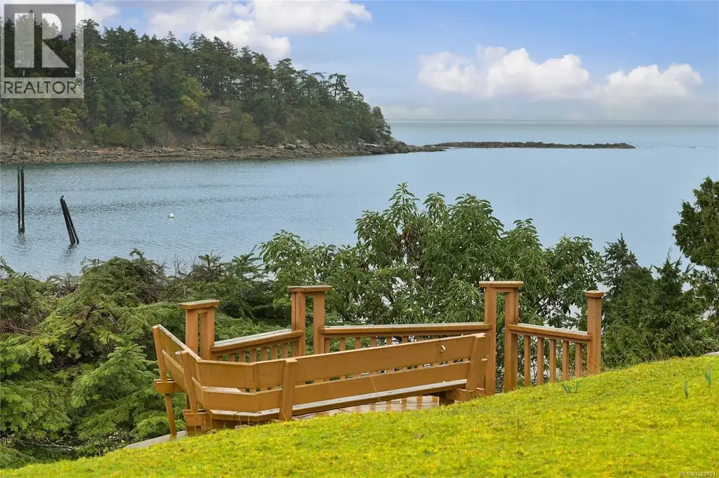 506 Arbutus Dr, Mayne Island