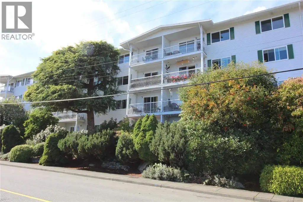 301 9942 Daniel St, Chemainus
