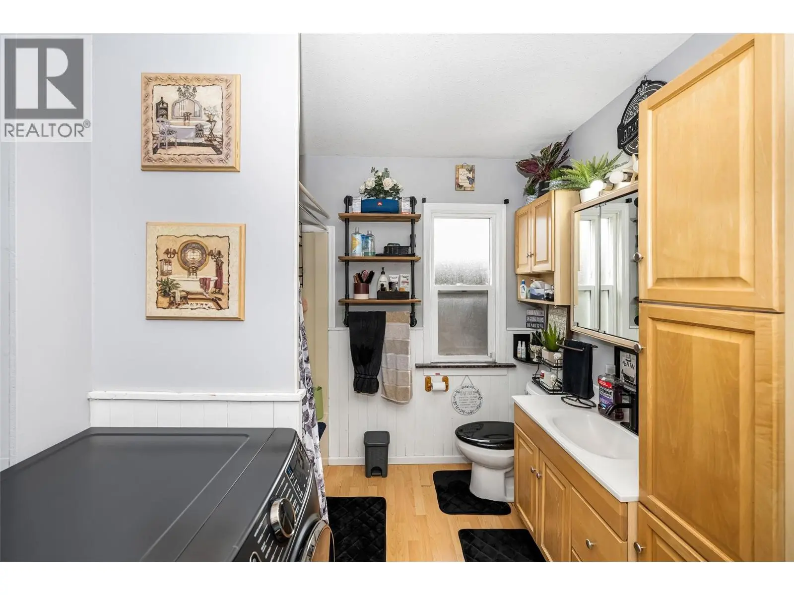 1915 33 Street. Vernon, British Columbia