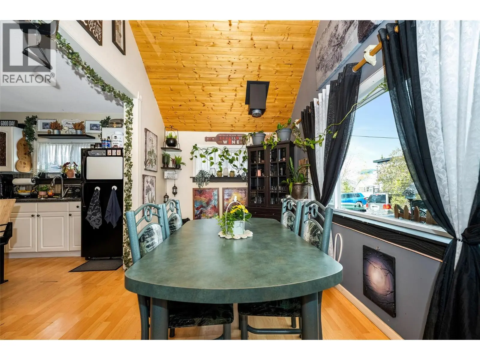 1915 33 Street. Vernon, British Columbia