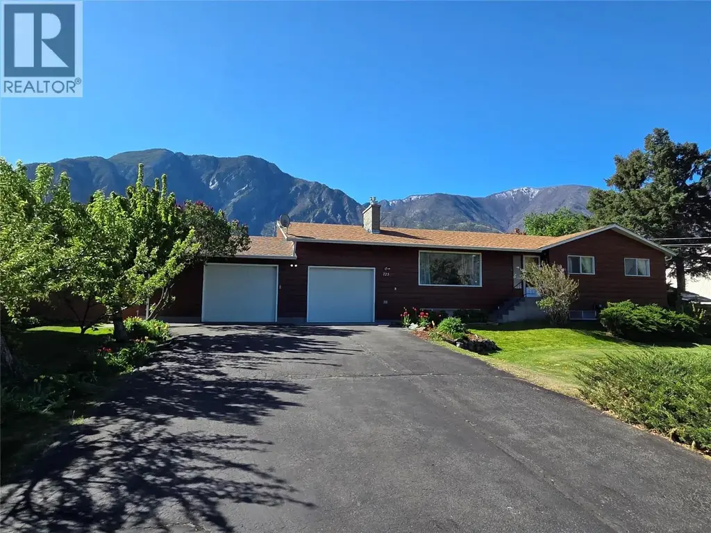 723 3rd Avenue, Keremeos