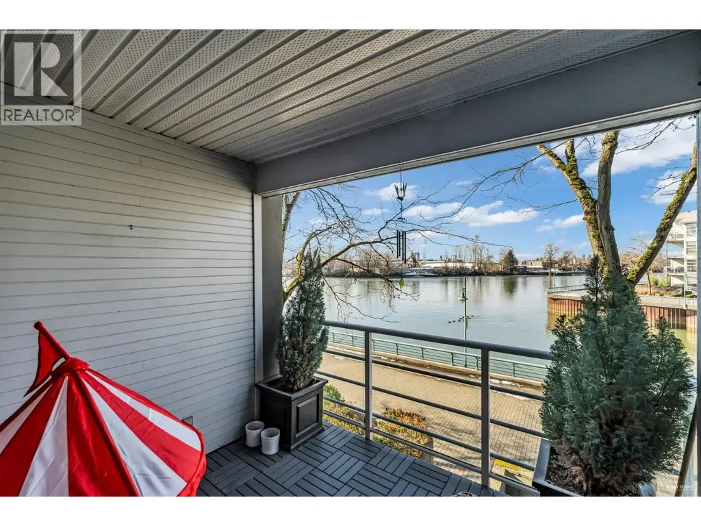 208 2020 E Kent Avenue South, Vancouver
