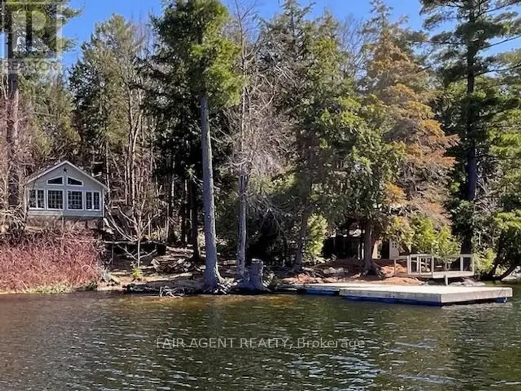 25 Goods Island, Frontenac (Frontenac South)
