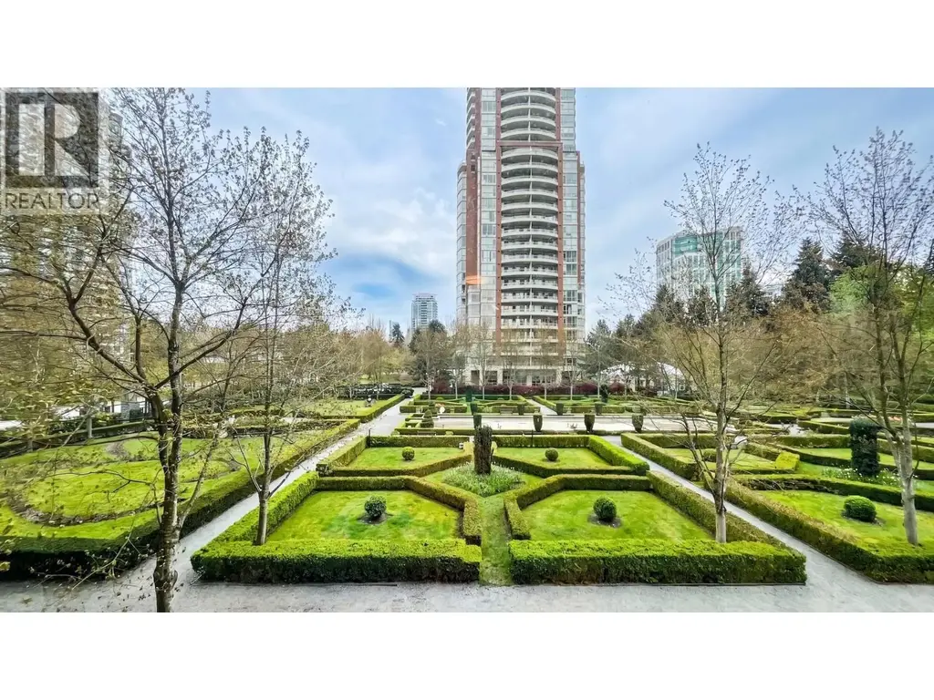 301 7368 Sandborne Avenue, Burnaby