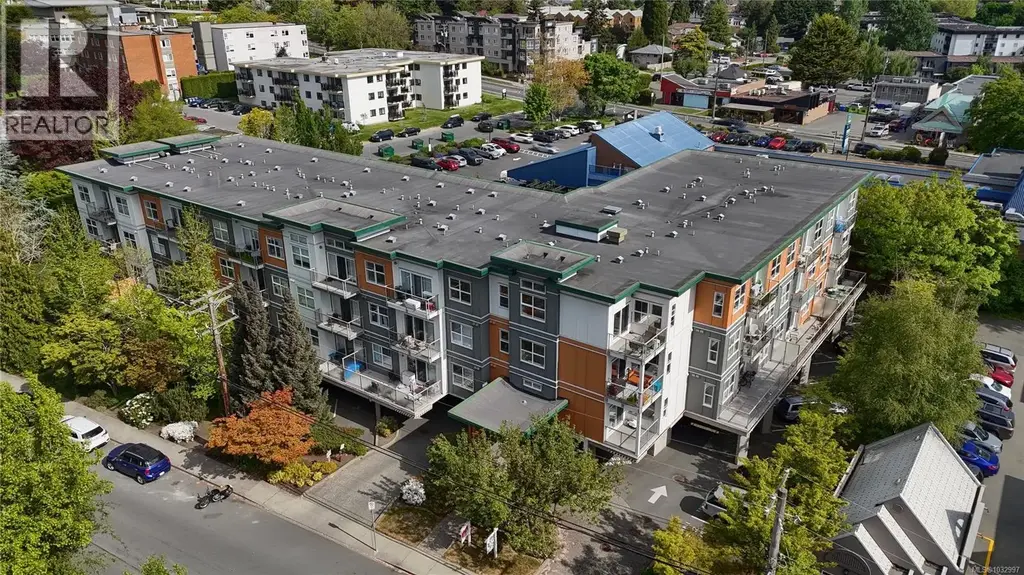 207 1550 Church Ave, Saanich