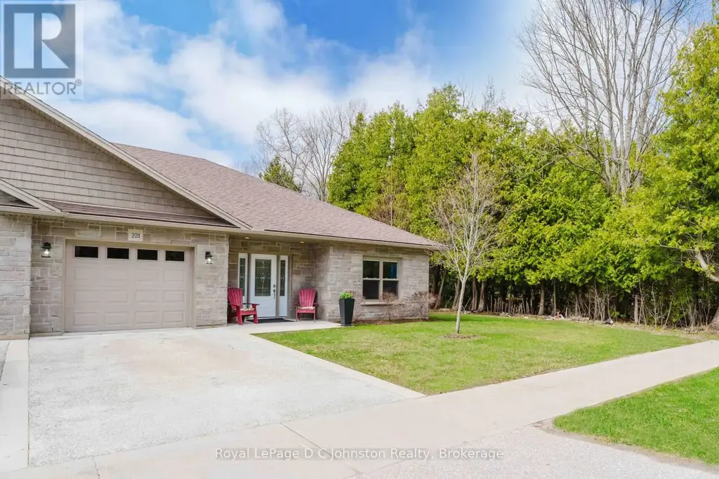 221 Grenville Street S, Saugeen Shores