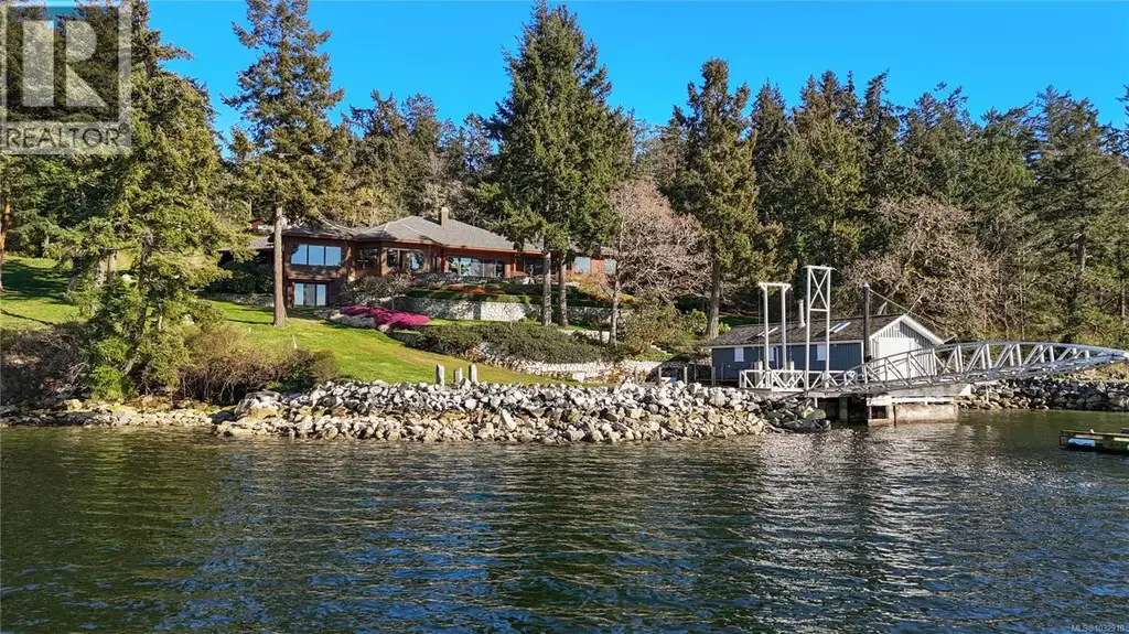 8440 Lawrence Rd, Central Saanich